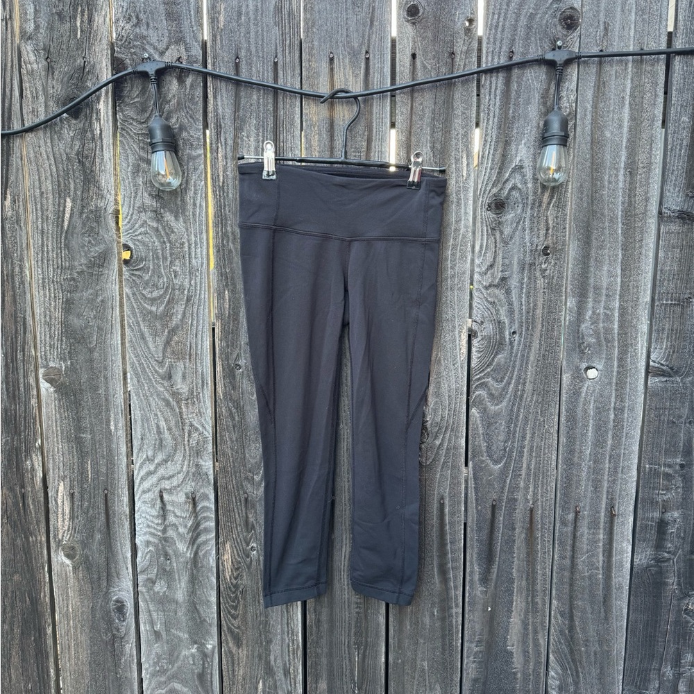 Athleta Black XXS Basic Cropped Basic Leggings 20” inseam Mid-High Rise